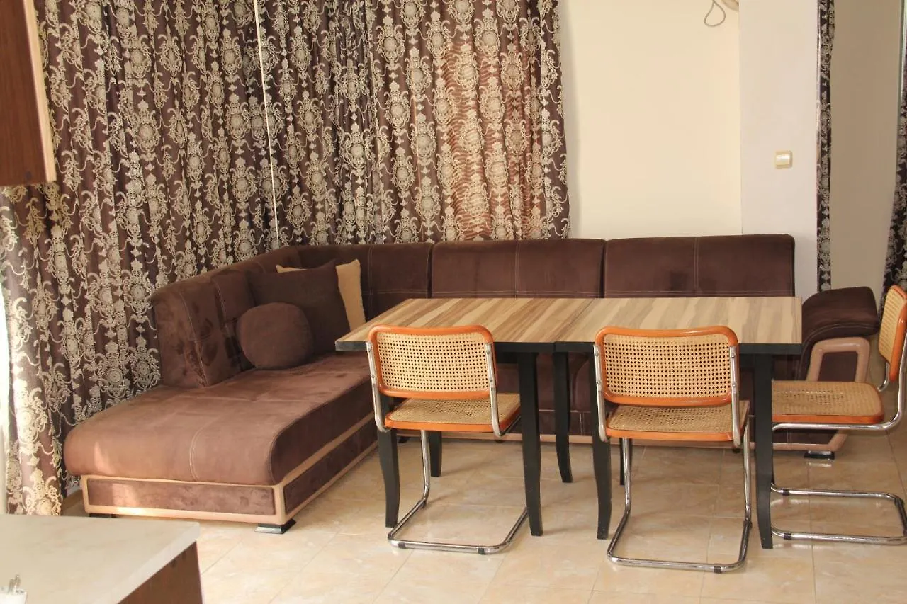 Ivtour Apartments In Yalta Complex 골든샌드