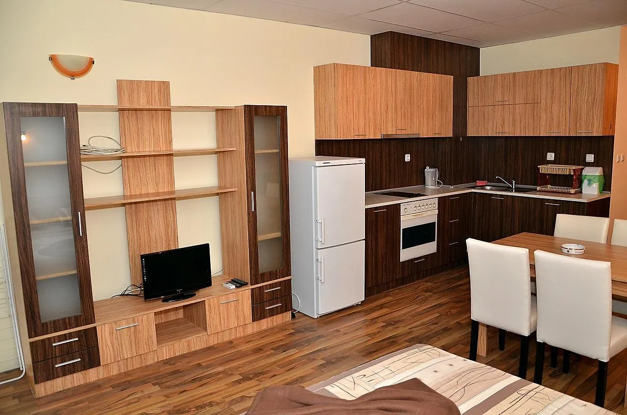 Ivtour Apartments In Yalta Complex 골든샌드
